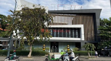 昨日，旺总部大楼招牌已撤 