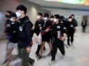 韩国大规模遣返涉诈人员 73名韩国人今夜自柬埔寨押解回国