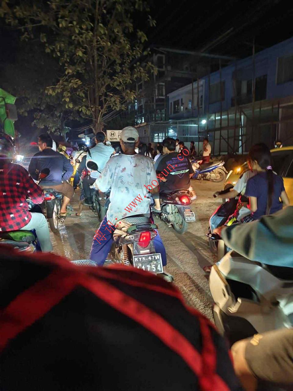 妙瓦底多园区深夜大规模人员外逃：车辆排队、酒店爆满