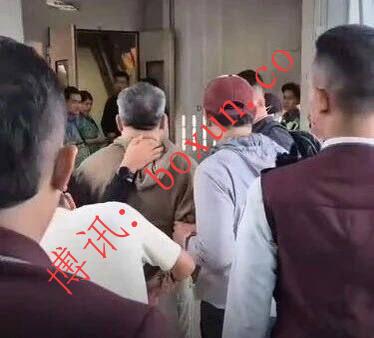 中国通缉犯在印尼被捕 拒捕逃窜后被强制遣返并列黑名单