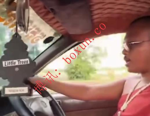 柬埔寨僧侣驰援前线：亲自驾车运送物资 支持国防军抗击泰军侵略