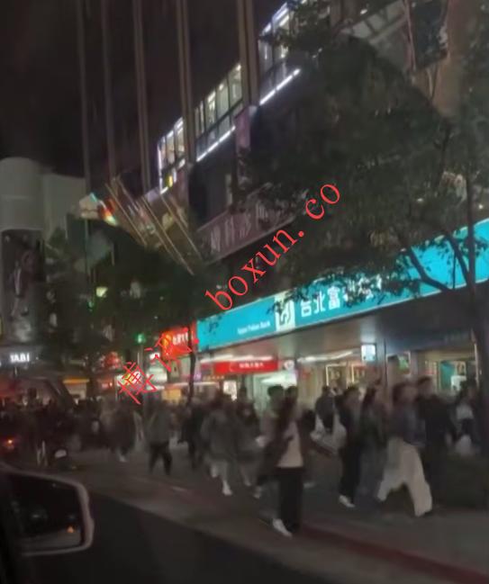 台北发生持刀袭击事件 火车站及地铁商业区遇袭 造成3人死亡