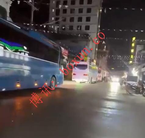 网友反映波贝某公司连夜组织人员撤离 五辆大巴紧急转移引关注