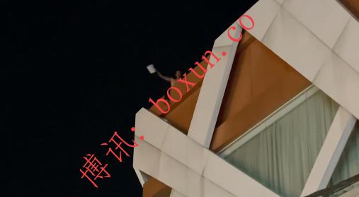 金边发生中国籍男子持刀抢劫案 嫌犯逃至楼顶自言自语被警方抓获