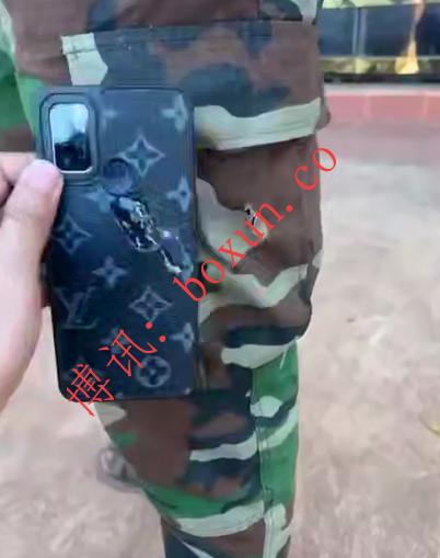 手机挡下狙击子弹？柬埔寨士兵边境行动中侥幸避险引关注