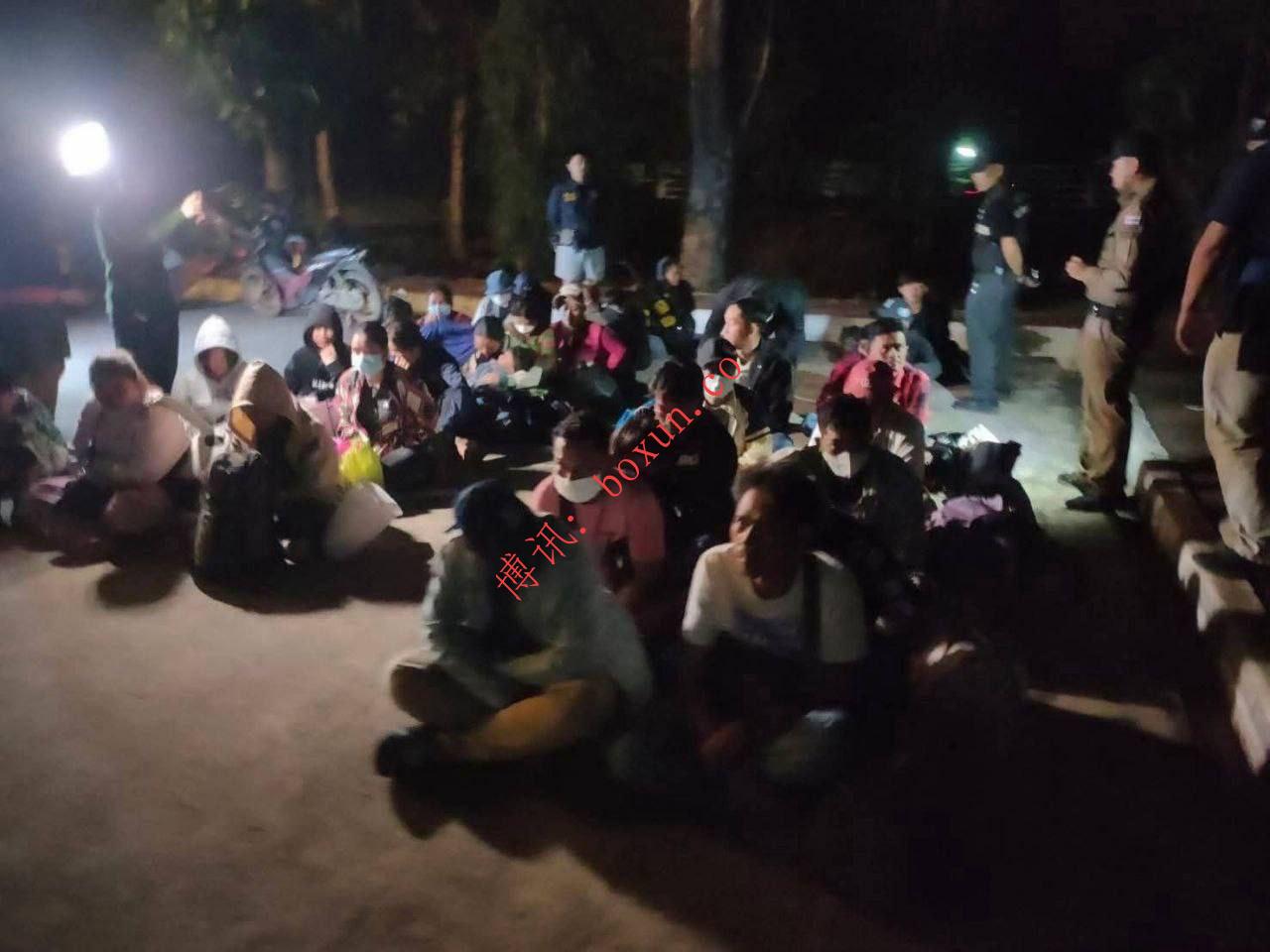 泰国沙缴府截获37名柬埔寨非法入境人员 司机弃车逃逸