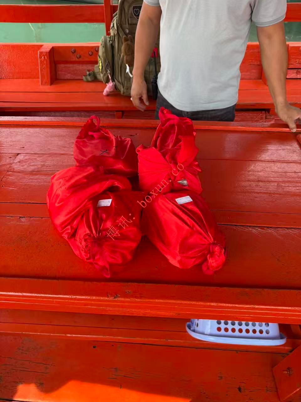 西港举行海葬仪式，6位在柬离世中国公民骨灰回归大海