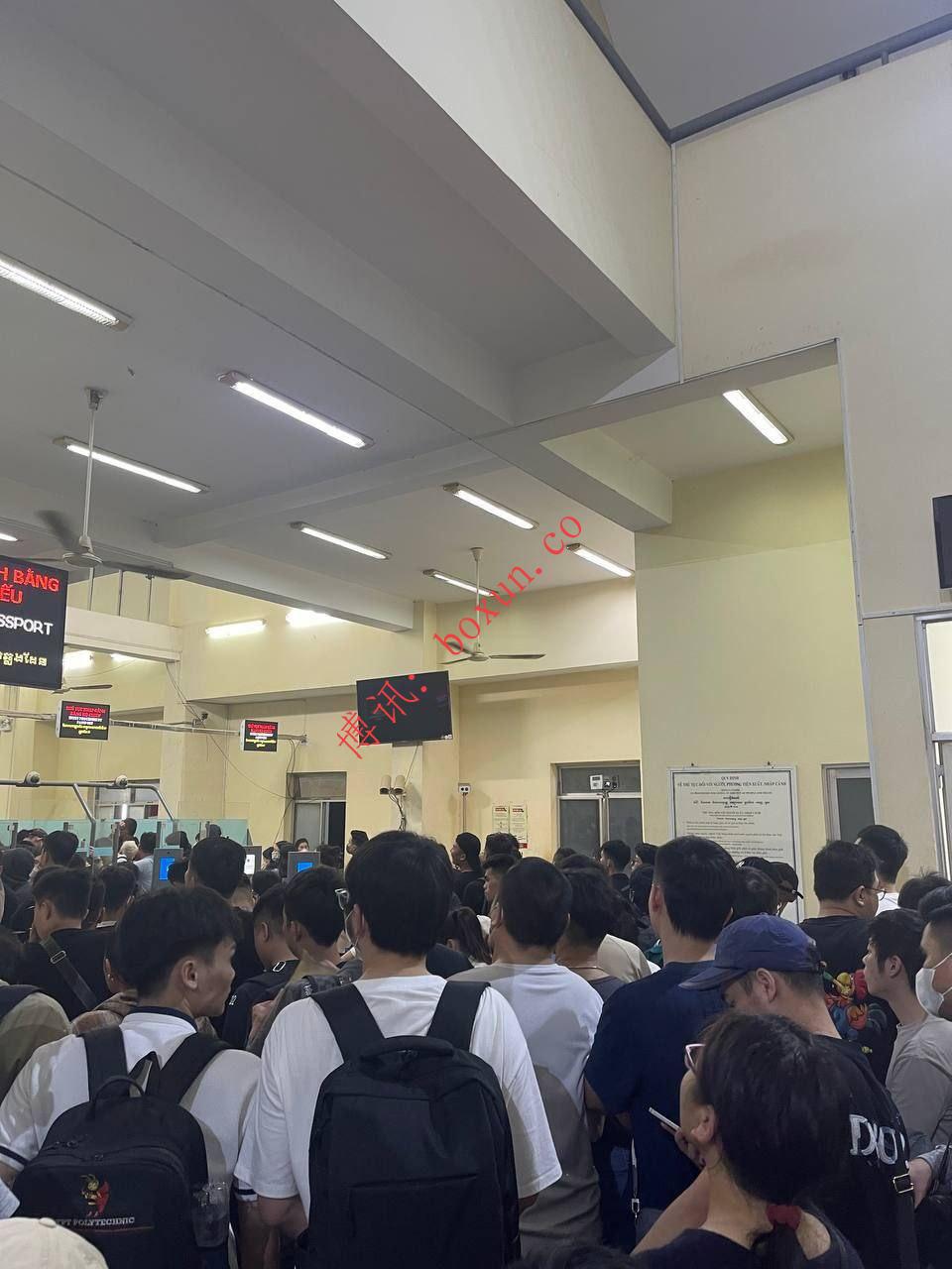 越柬边境Xamat口岸人流激增 通关严重拥堵 约500名中国公民滞留等待过境