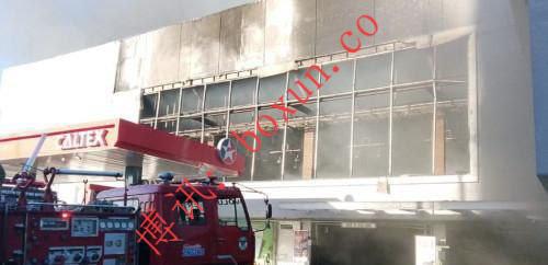 奎松市凌晨突发五级大火 一社区超市被完全烧毁 暂无人员伤亡