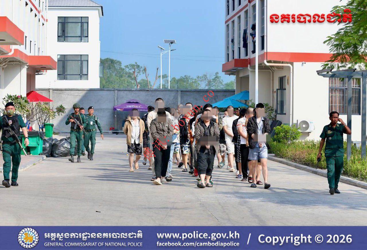 柬埔寨警方突袭柴桢省木牌A7园区 捣毁大型网络诈骗窝点