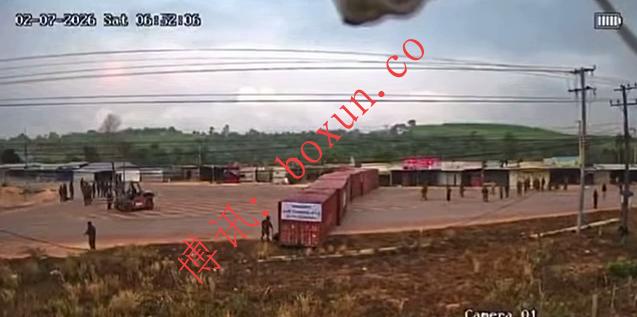 突发消息：泰军被指越境封锁道路 集装箱包围菩萨省边境村庄引关注
