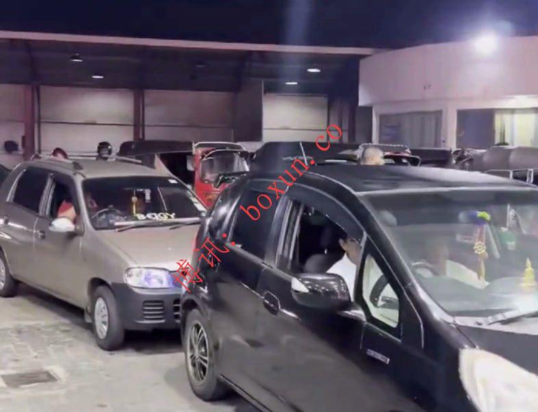 中东局势紧张 斯里兰卡多地现“抢油”排队潮 官方称库存可维持逾一个月